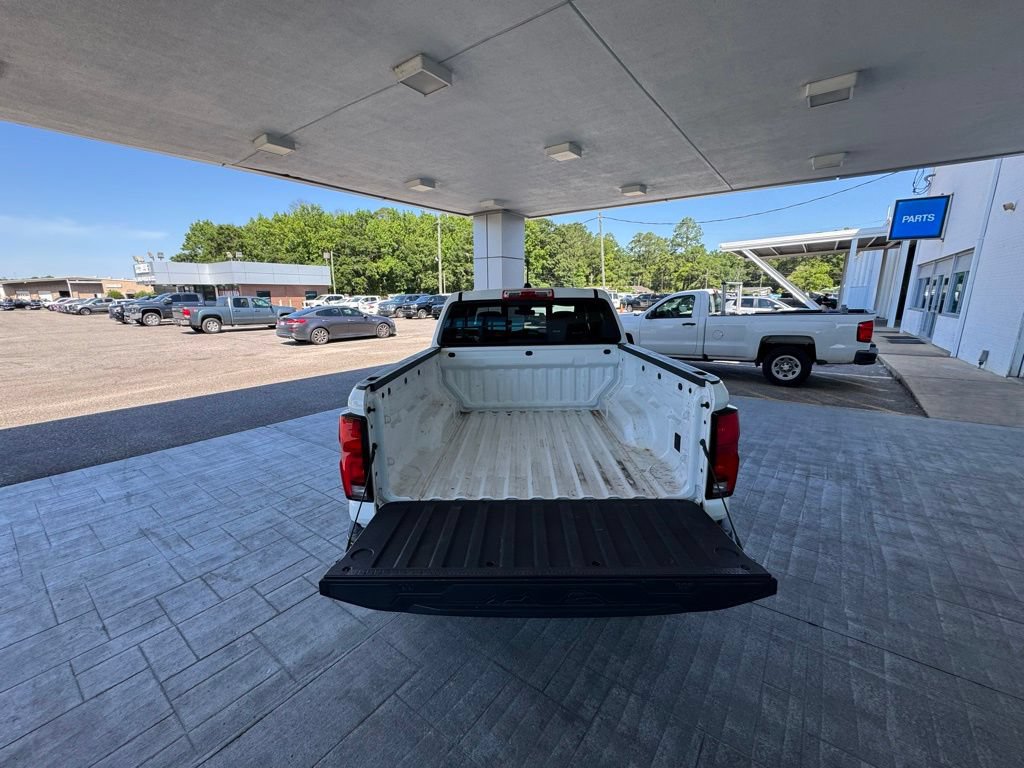 Used 2023 Chevrolet Colorado Z71 AWD/4WD image 9