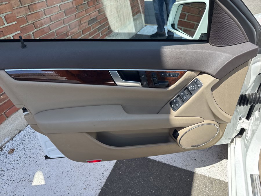 Used 2013 Mercedes-Benz C 300 Luxury image 32