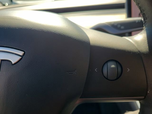 Used 2020 Tesla Model Y Long Range image 23