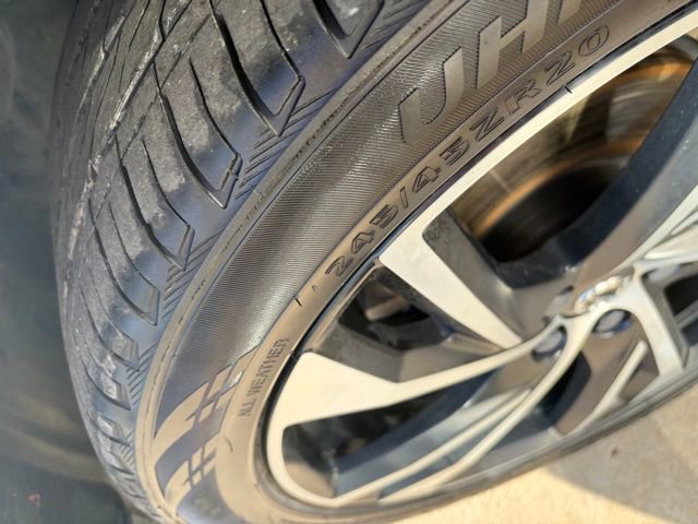 Used 2021 Volvo XC40 T4 R-Design w/ Climate Package image 26