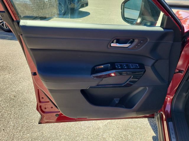 New 2026 Nissan Pathfinder Platinum image 5