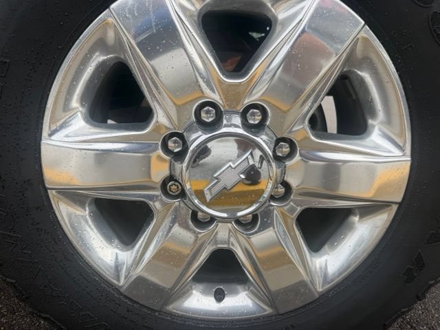 Used 2020 Chevrolet Silverado 2500 LTZ w/ LTZ Plus Package AWD/4WD image 12