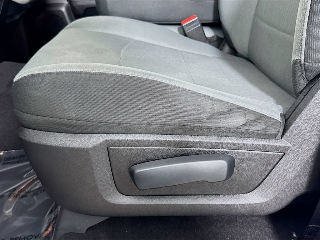 Used 2022 RAM 1500 Classic SLT RWD image 15