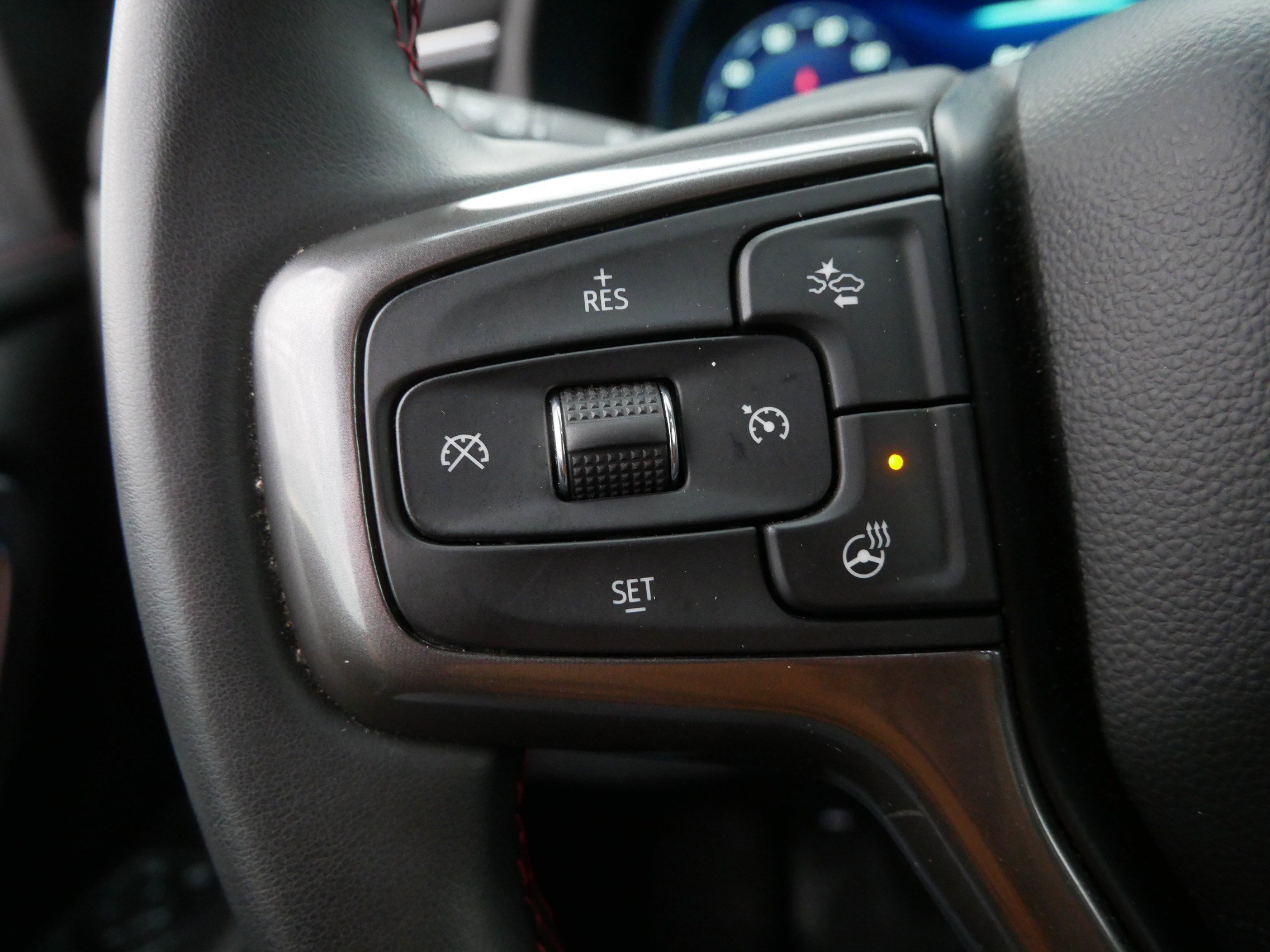 Used 2023 Chevrolet Suburban RST w/ Sport Performance Package image 27