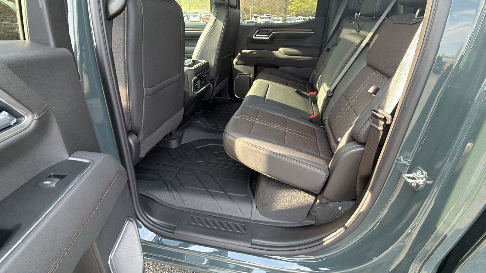 New 2026 Chevrolet Silverado 1500 High Country AWD/4WD image 16
