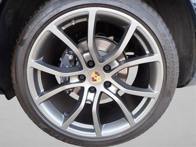 Used 2021 Porsche Cayenne Coupe image 7