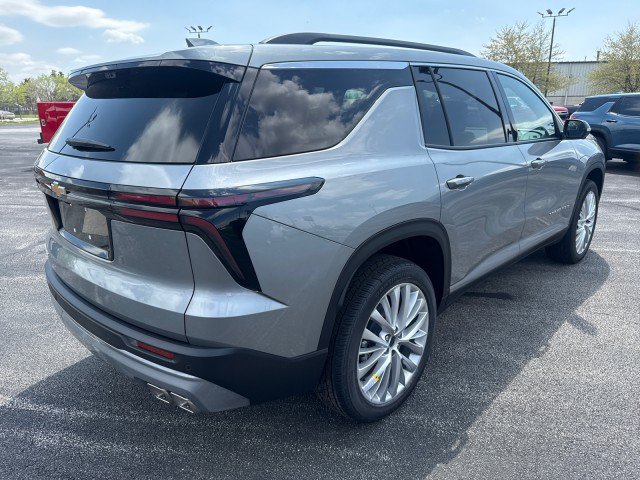 New 2026 Chevrolet Traverse LT w/ Driver Confidence Package FWD image 3