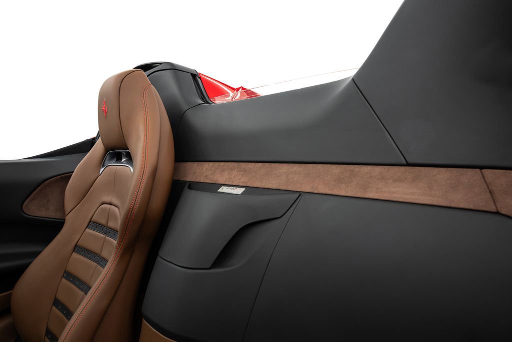 Used 2023 Ferrari SF90 Spider Base image 46