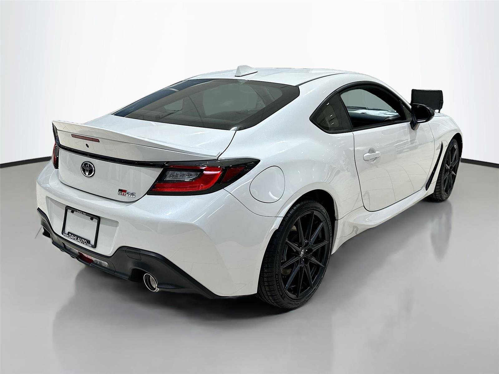 New 2025 Toyota GR86 Premium image 7