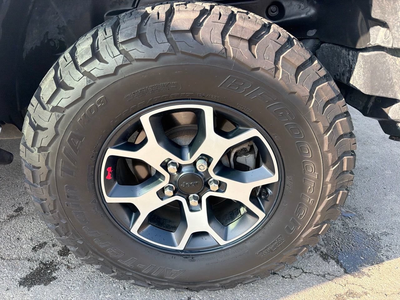 Used 2021 Jeep Wrangler Unlimited Rubicon AWD/4WD image 23