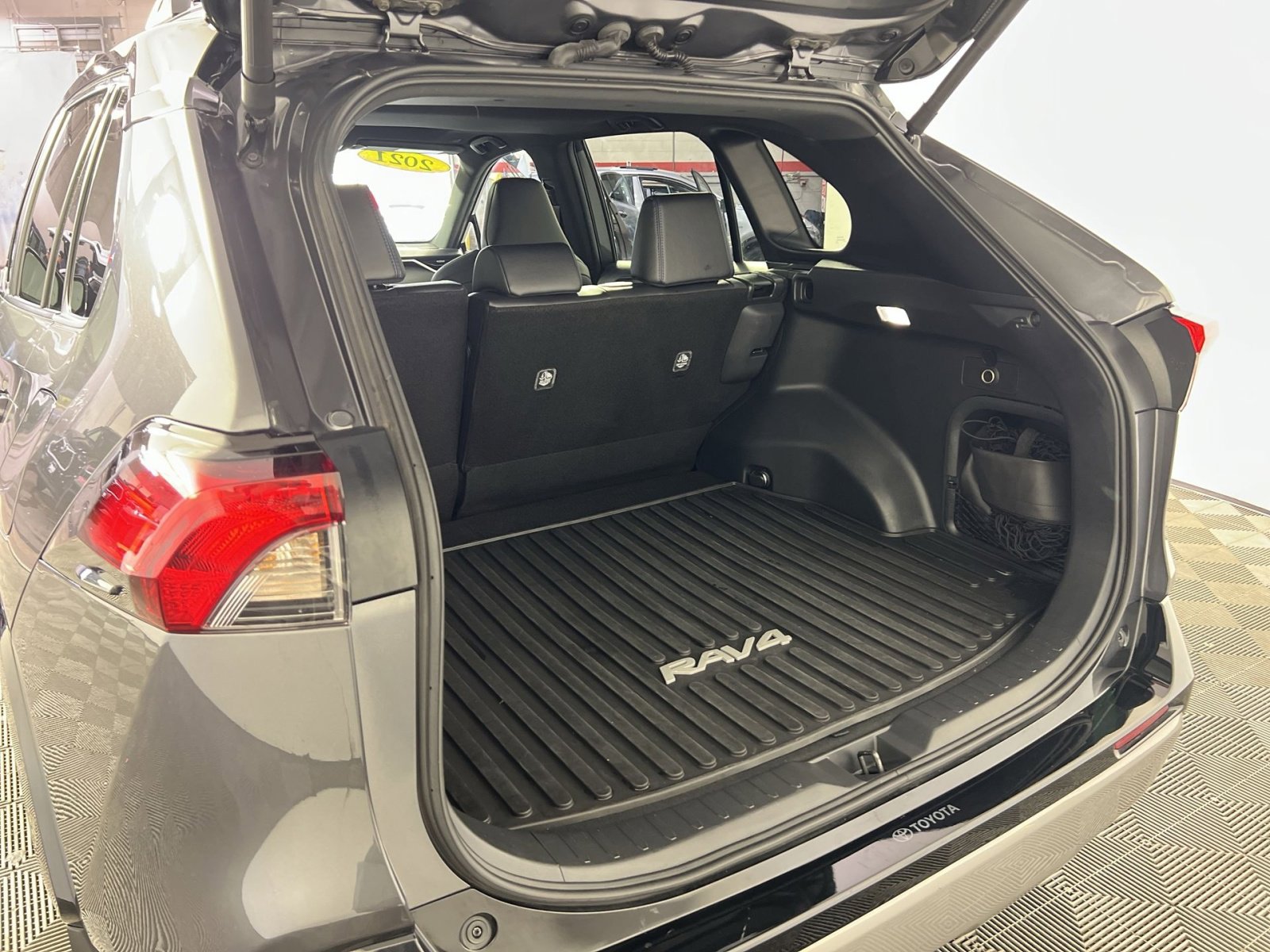 Used 2024 Toyota RAV4 XSE w/ Weather Package image 27