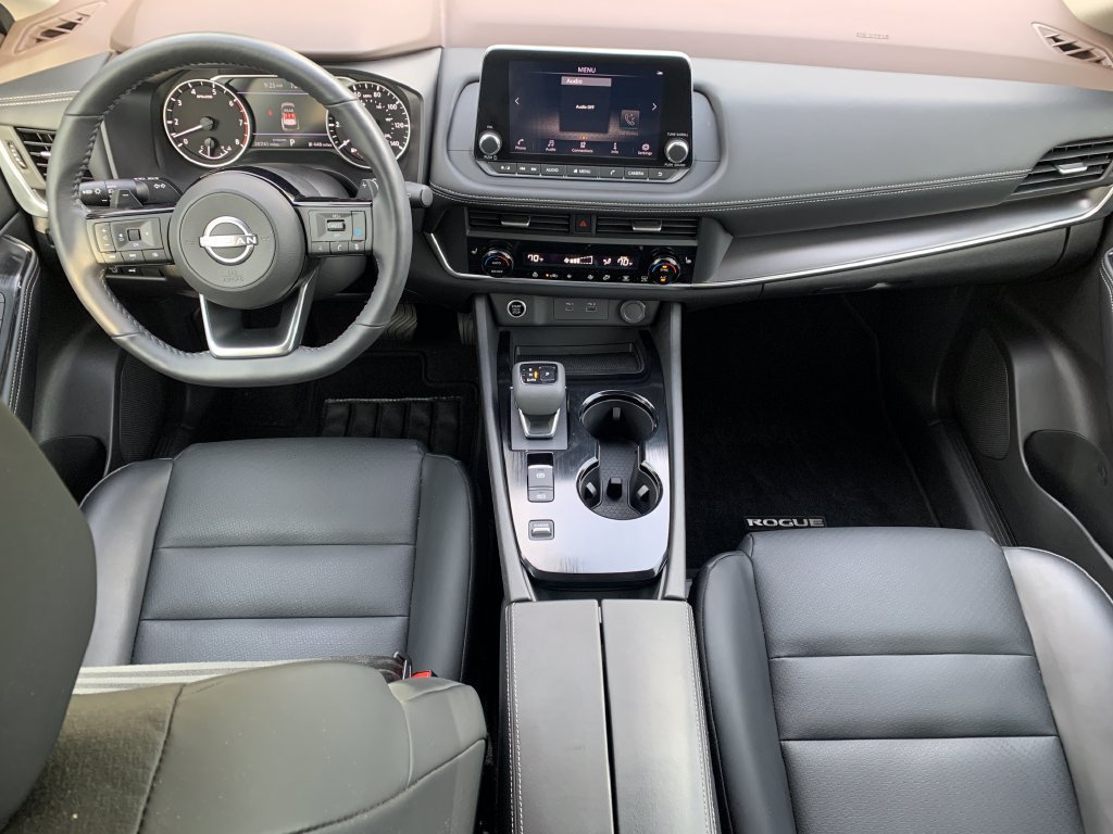 Used 2023 Nissan Rogue SV w/ SV Premium B Package FWD image 15