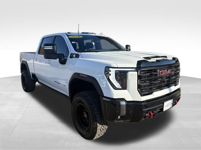 Used 2024 GMC Sierra 2500 AT4X image 3