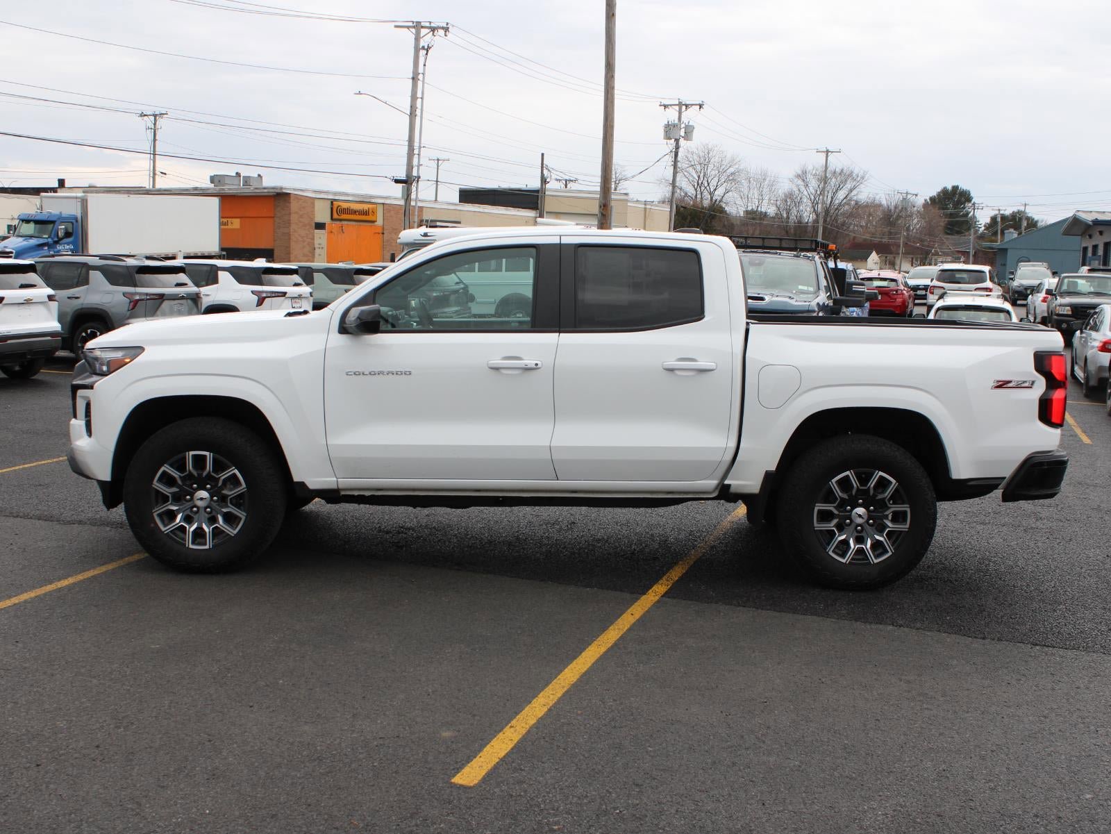 Used 2025 Chevrolet Colorado Z71 AWD/4WD image 5