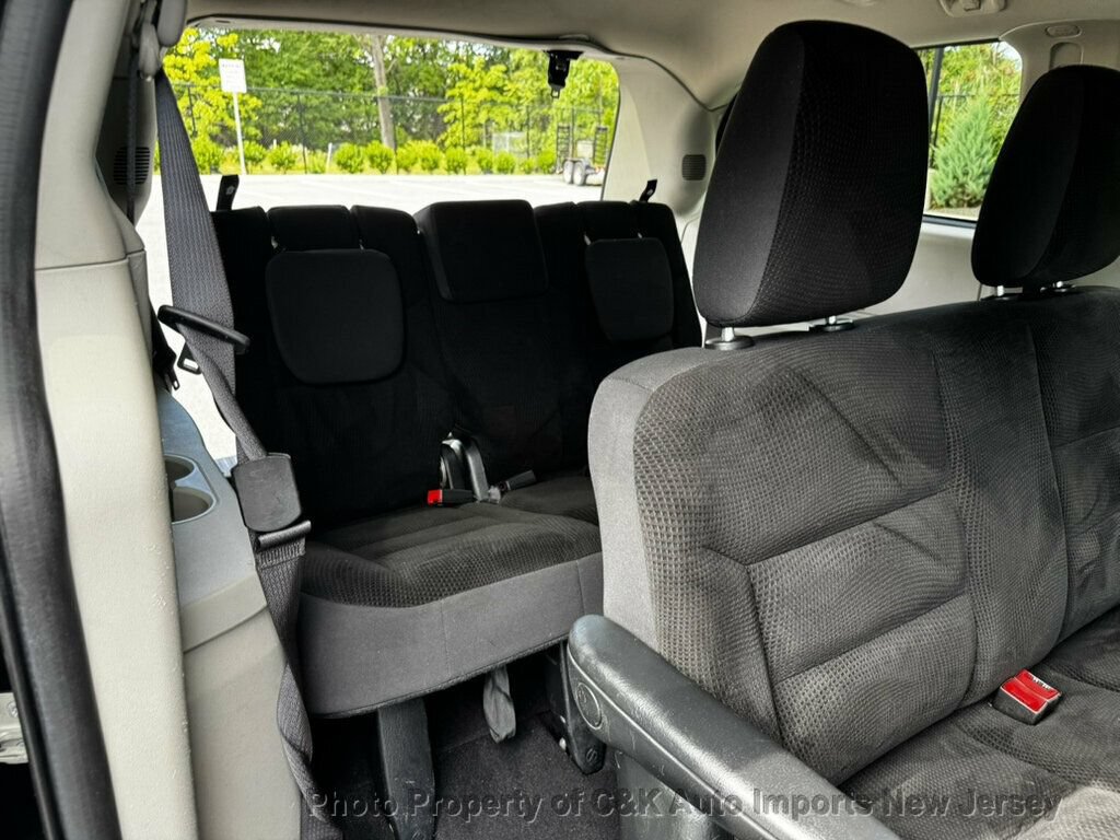 Used 2019 Dodge Grand Caravan SE w/ UConnect Hands-Free Group FWD image 15