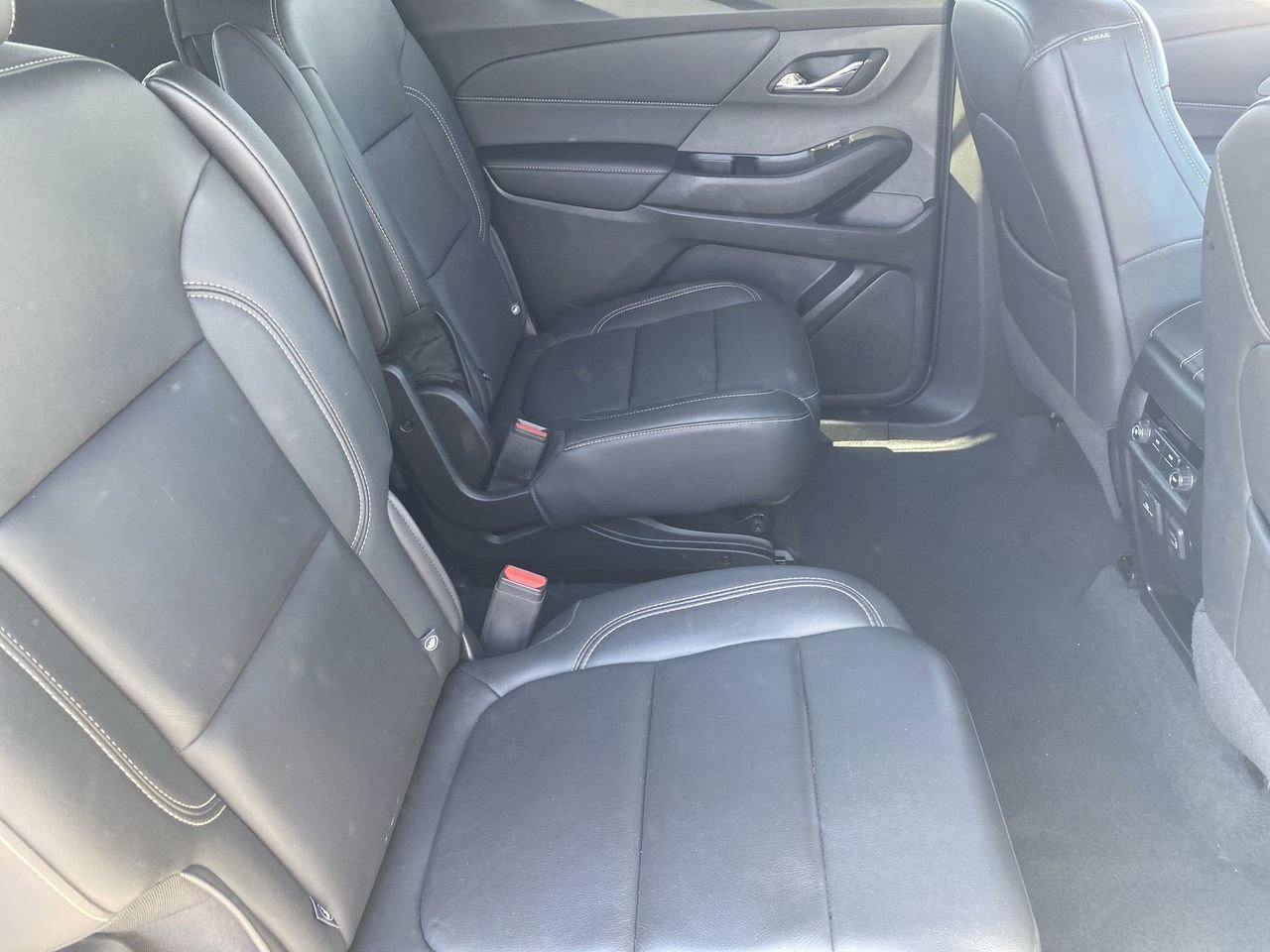Used 2023 Chevrolet Traverse LT w/ LT Premium Package FWD image 12