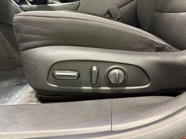 Certified 2018 Chevrolet Malibu LT FWD image 12