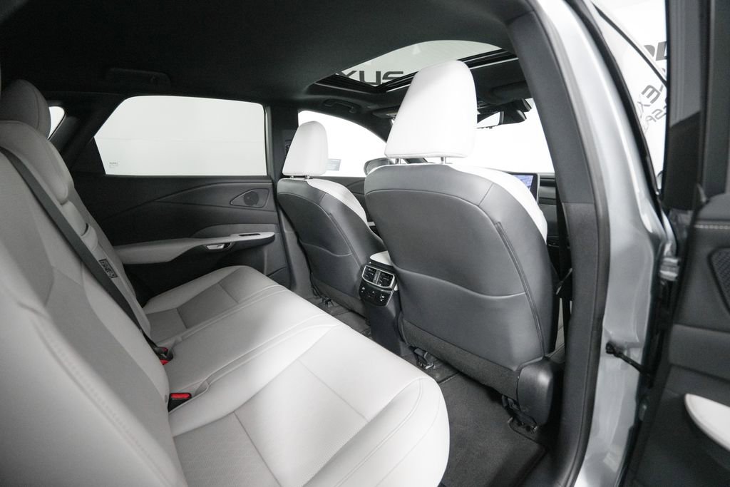 Certified 2023 Lexus RX 350 w/ Cold Area Package image 18