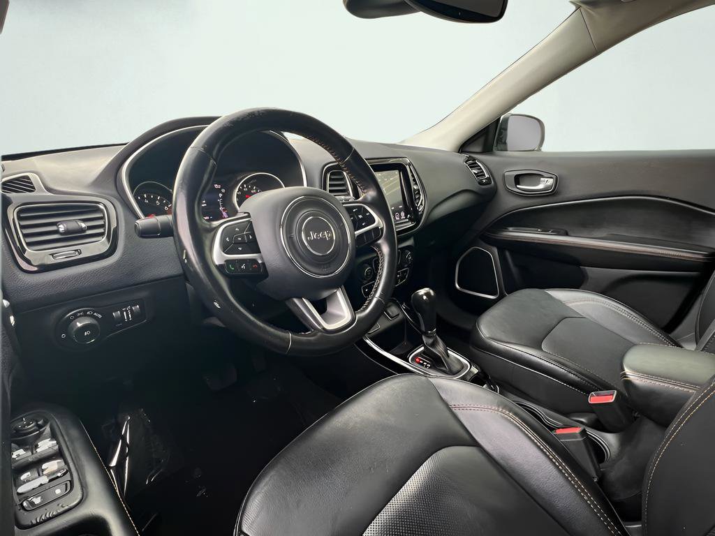 Used 2018 Jeep Compass Limited w/ Safe & Security Group FWD image 2