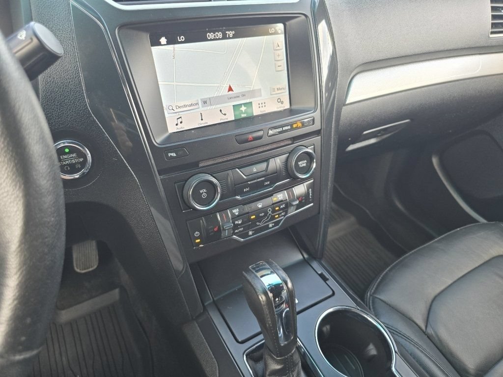 Used 2017 Ford Explorer XLT w/ Equipment Group 202A AWD/4WD image 26