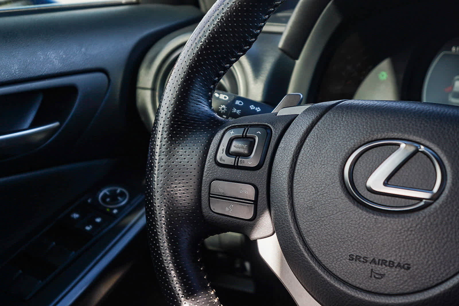 Used 2023 Lexus IS 350 F Sport w/ Accessory Package 2 image 17