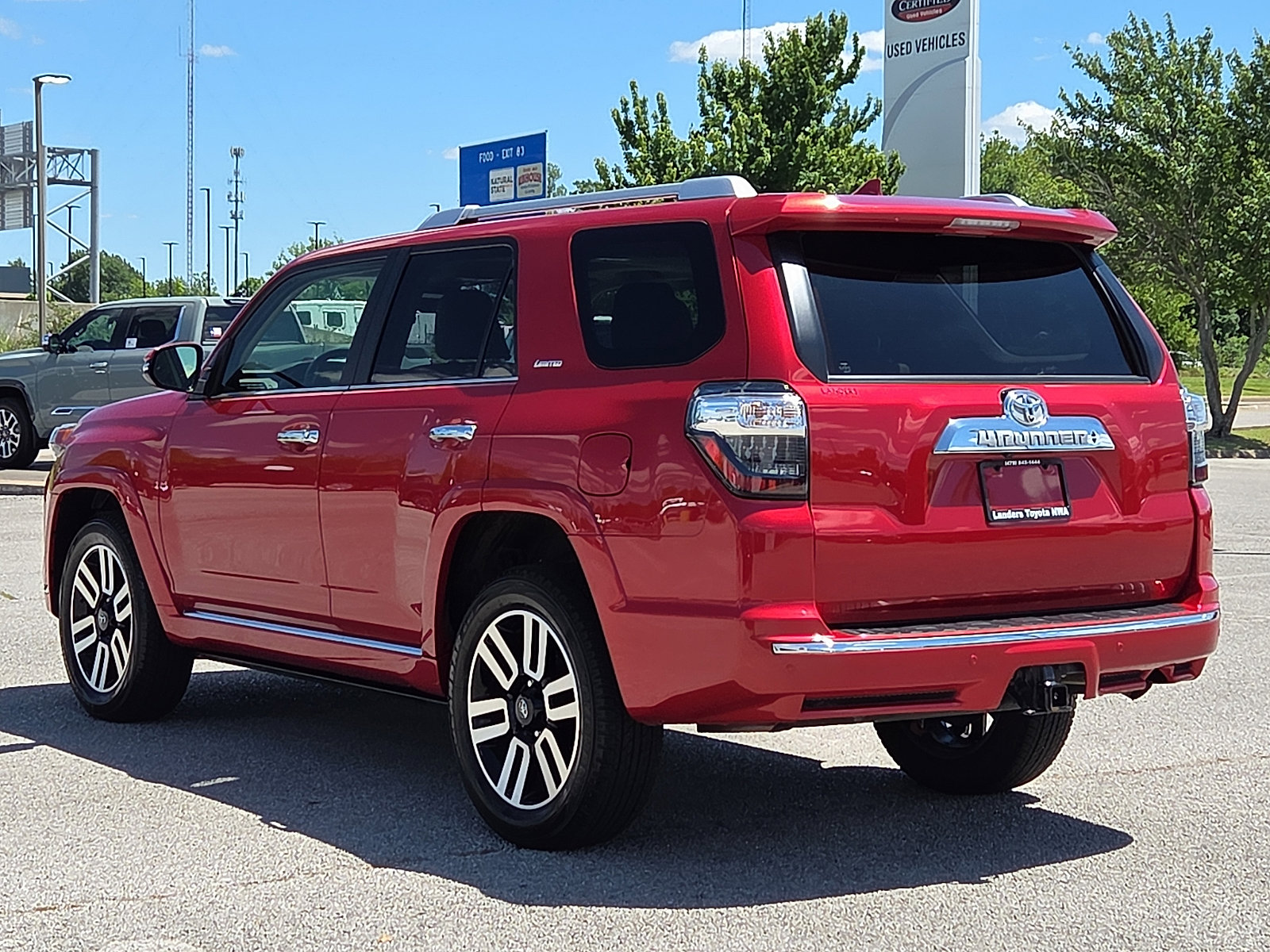 Used 2024 Toyota 4Runner Limited AWD/4WD image 4