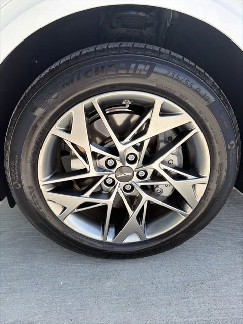 Used 2024 Genesis GV70 2.5T AWD/4WD image 4