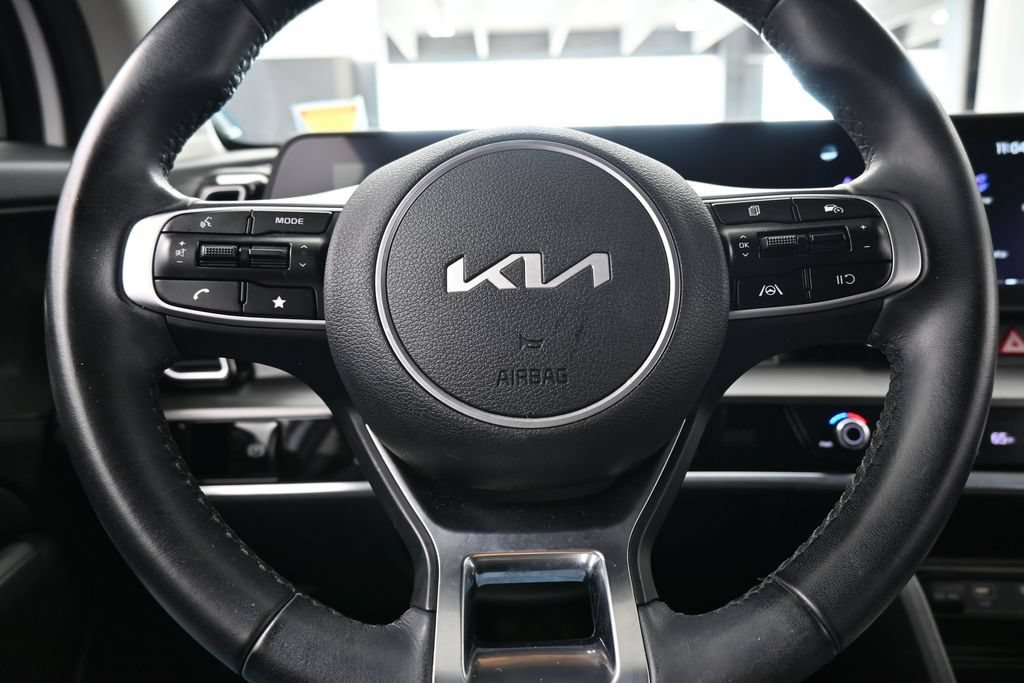 Used 2025 Kia Sportage EX FWD image 30