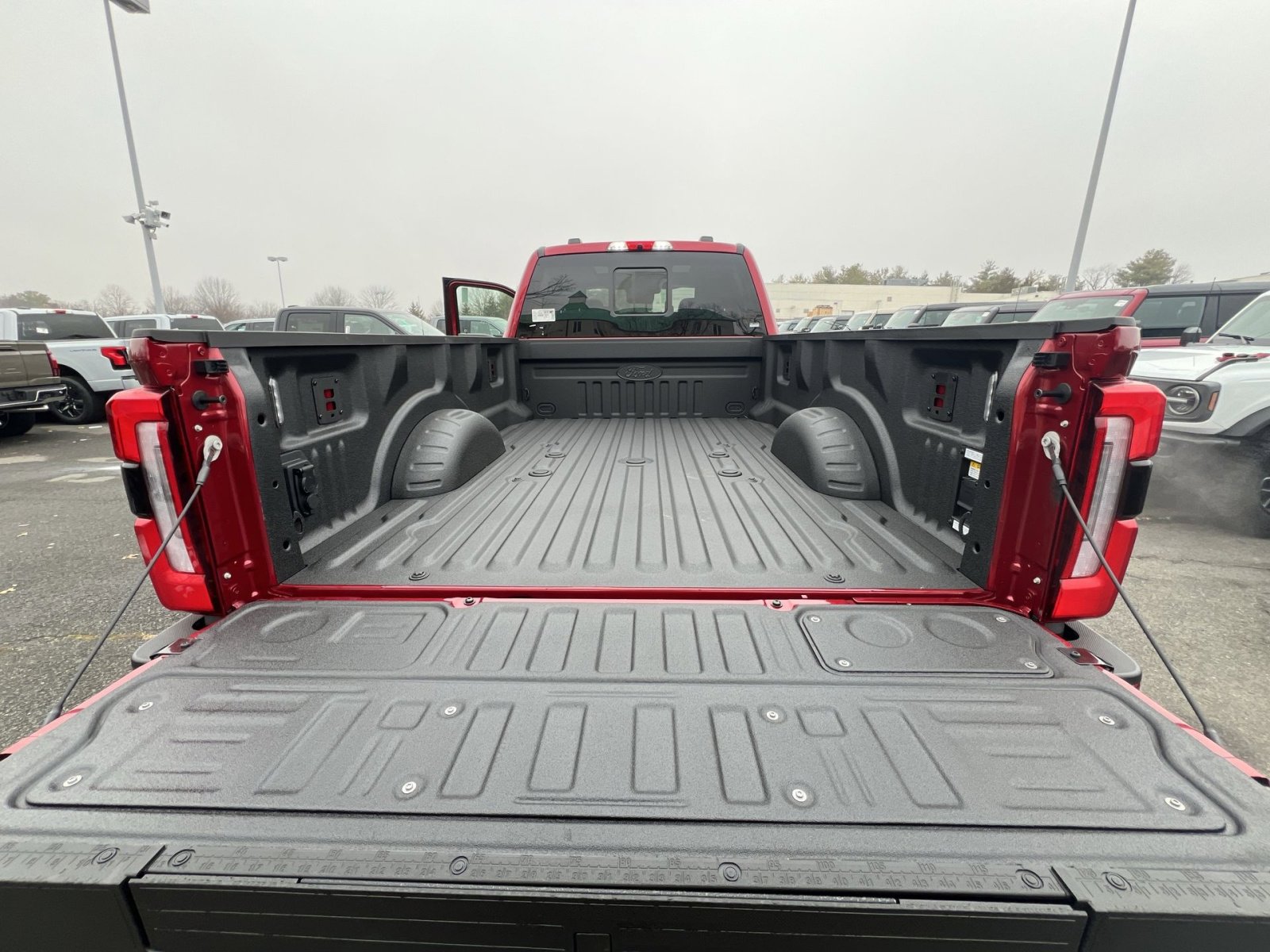New 2026 Ford F450 Platinum w/ Platinum Plus Package image 26