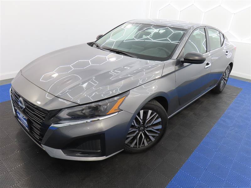Used 2024 Nissan Altima 2.5 SV FWD image 4
