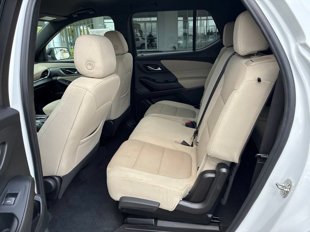 Used 2022 Chevrolet Traverse LS FWD image 14