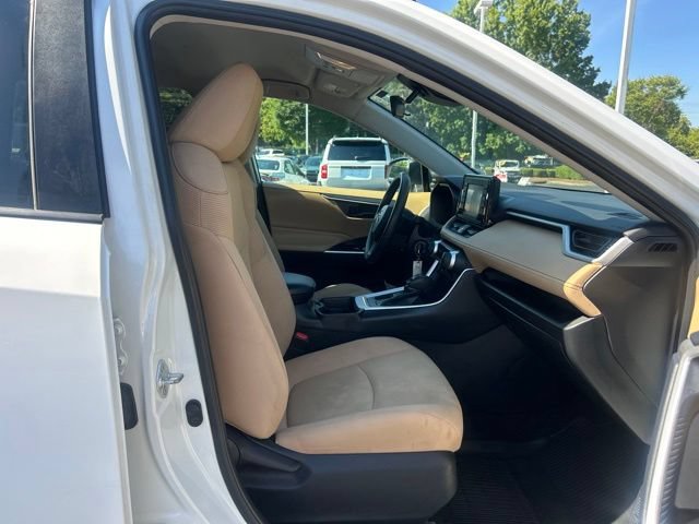 Used 2019 Toyota RAV4 LE FWD image 19