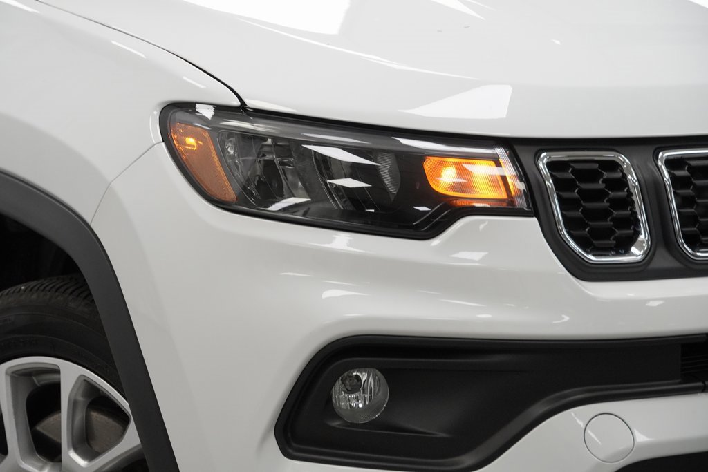 Certified 2024 Jeep Compass Latitude image 5