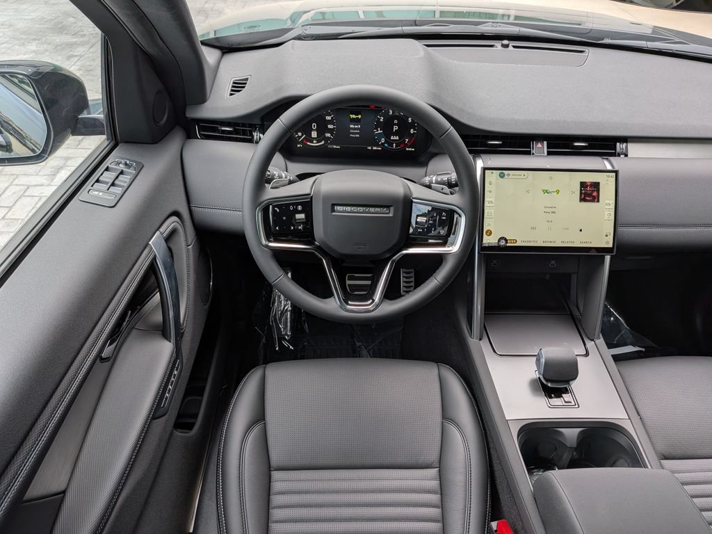 New 2026 Land Rover Discovery Sport Landmark AWD/4WD image 18