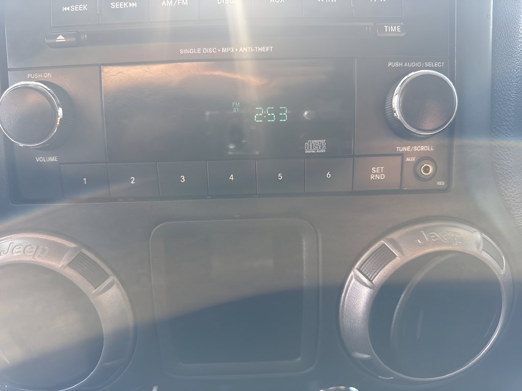 Used 2018 Jeep Wrangler Sport AWD/4WD image 18