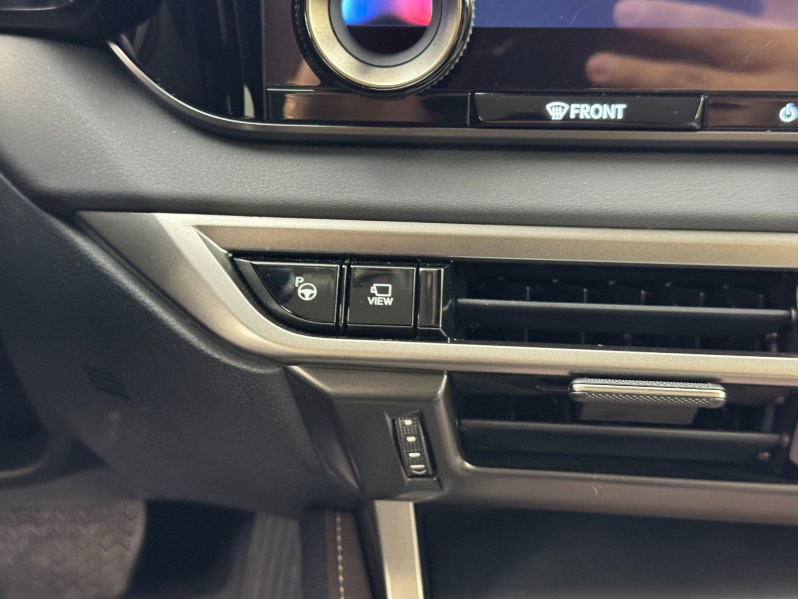 Used 2024 Lexus RX 350 Luxury w/ Convenience Package image 34