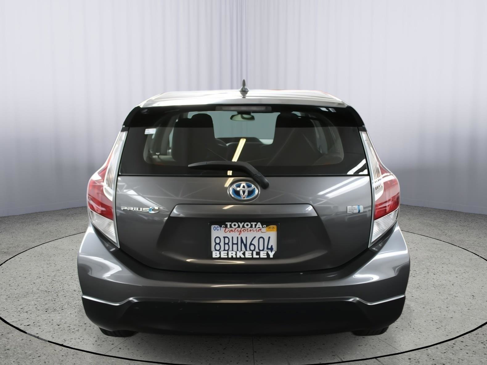 Used 2017 Toyota Prius C One image 6