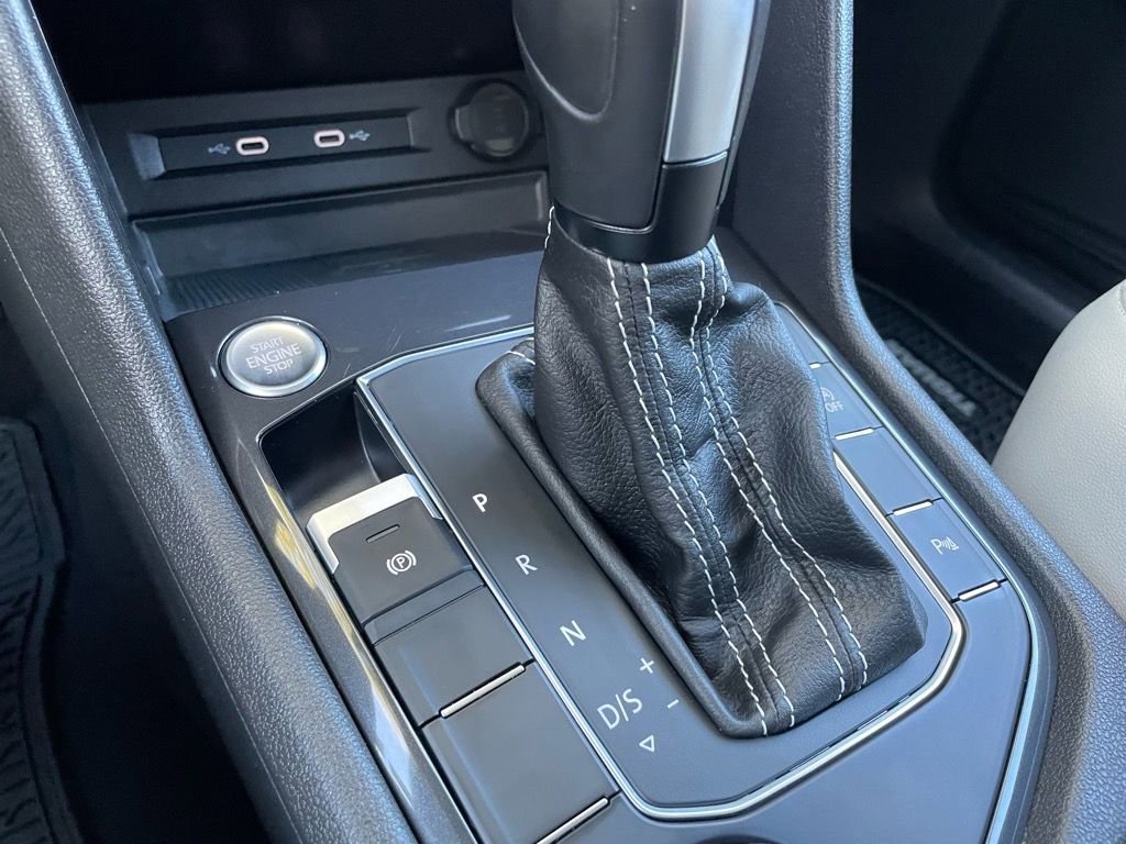 Used 2021 Volkswagen Tiguan SEL image 17