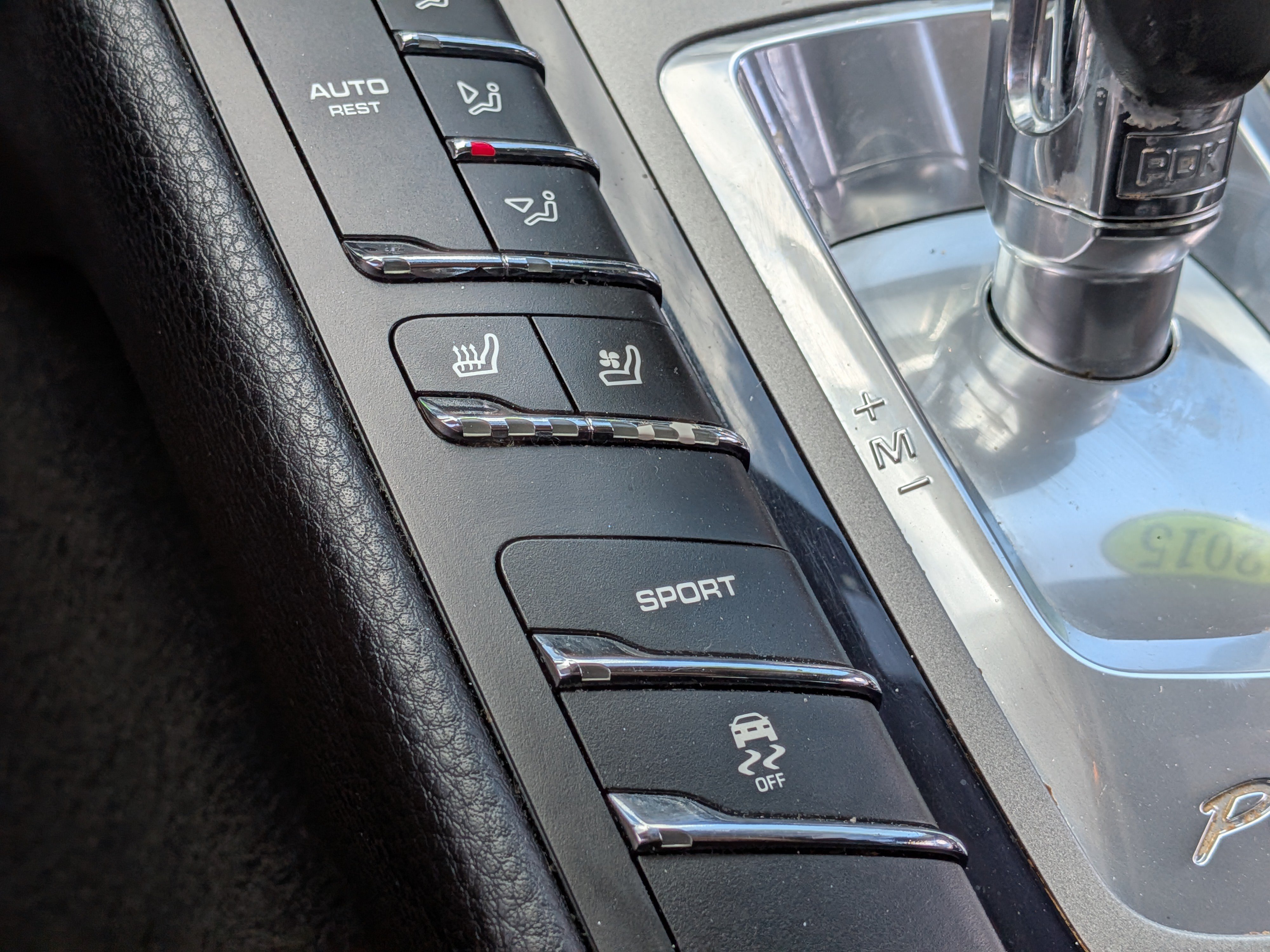 Used 2015 Porsche Panamera 4 AWD/4WD image 28