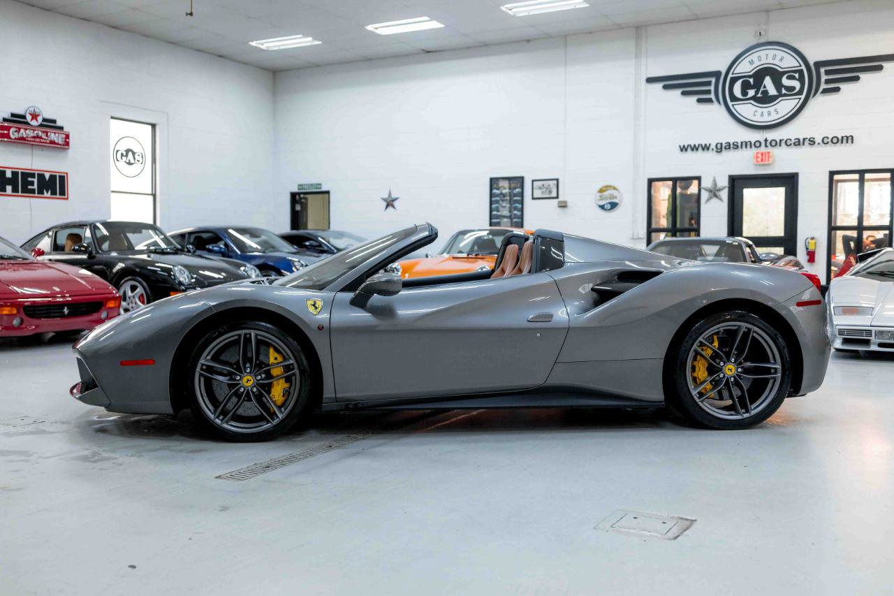 Used 2018 Ferrari 488 Spider image 11