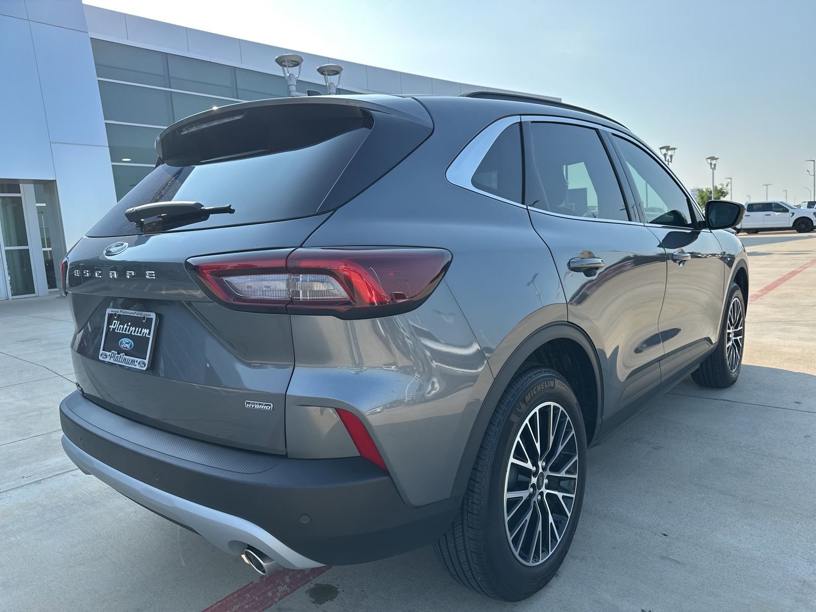 Used 2025 Ford Escape SE image 30