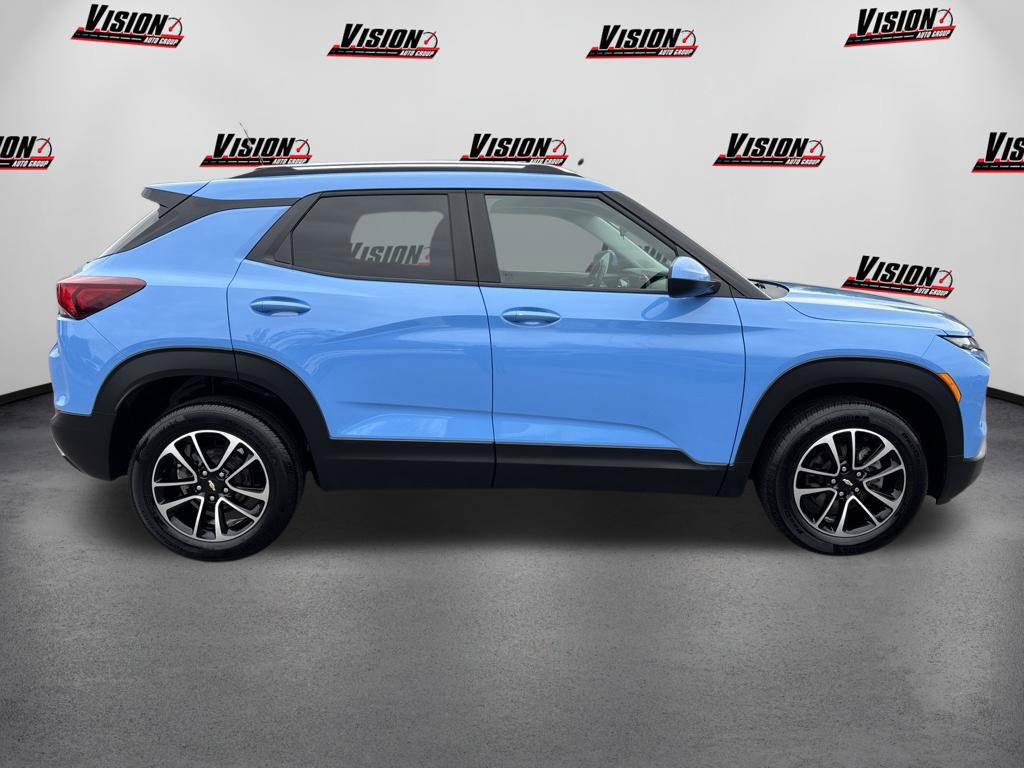Used 2024 Chevrolet TrailBlazer LT w/ LT Cold Weather Package AWD/4WD image 4