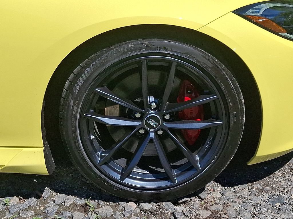 Certified 2024 Nissan Z Performance w/ Floor Mat Package RWD image 9