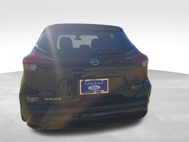 Used 2024 Nissan Kicks S image 6