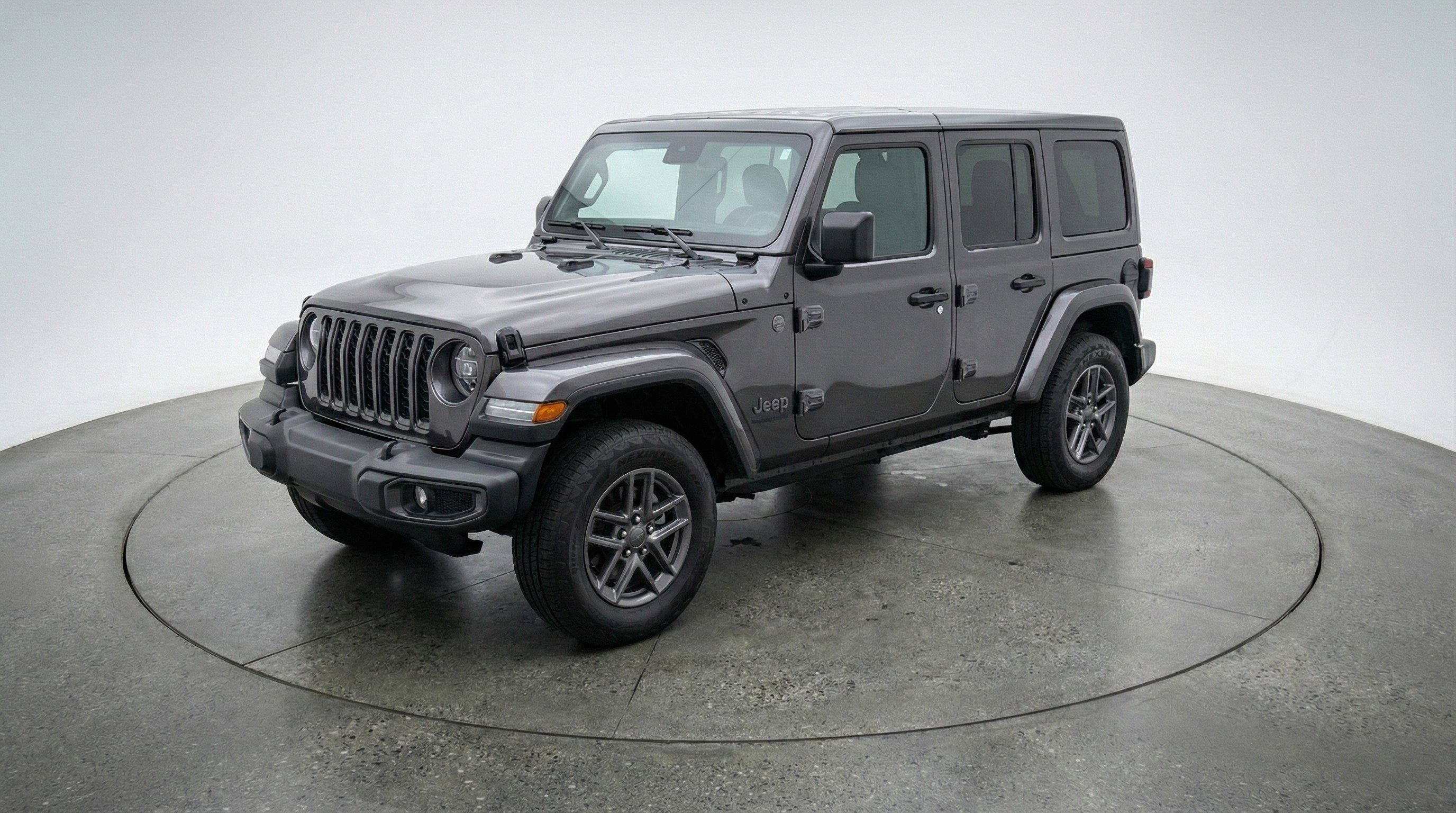 Used 2025 Jeep Wrangler Sport S image 3