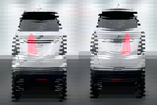 Used 2018 Cadillac XT5 Luxury w/ Driver Awareness Package image 3