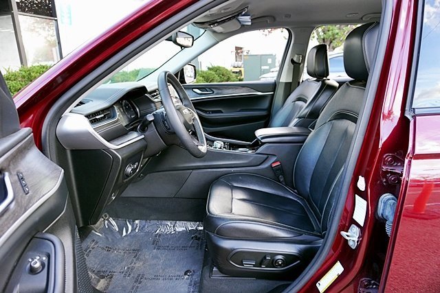 Certified 2023 Jeep Grand Cherokee Limited image 14