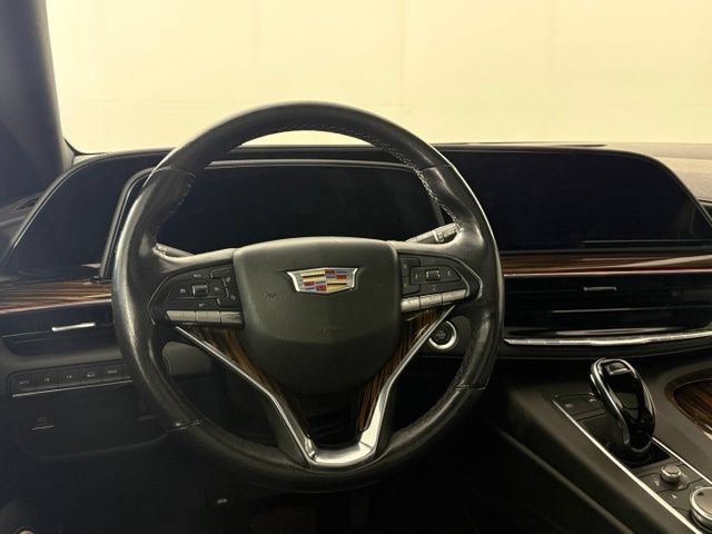 Used 2021 Cadillac Escalade Premium Luxury w/ LPO, Illumination Package AWD/4WD image 19
