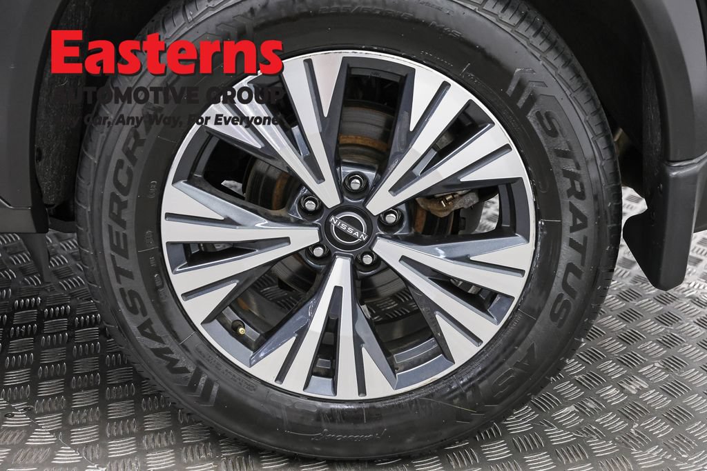 Used 2023 Nissan Rogue SV AWD/4WD image 32