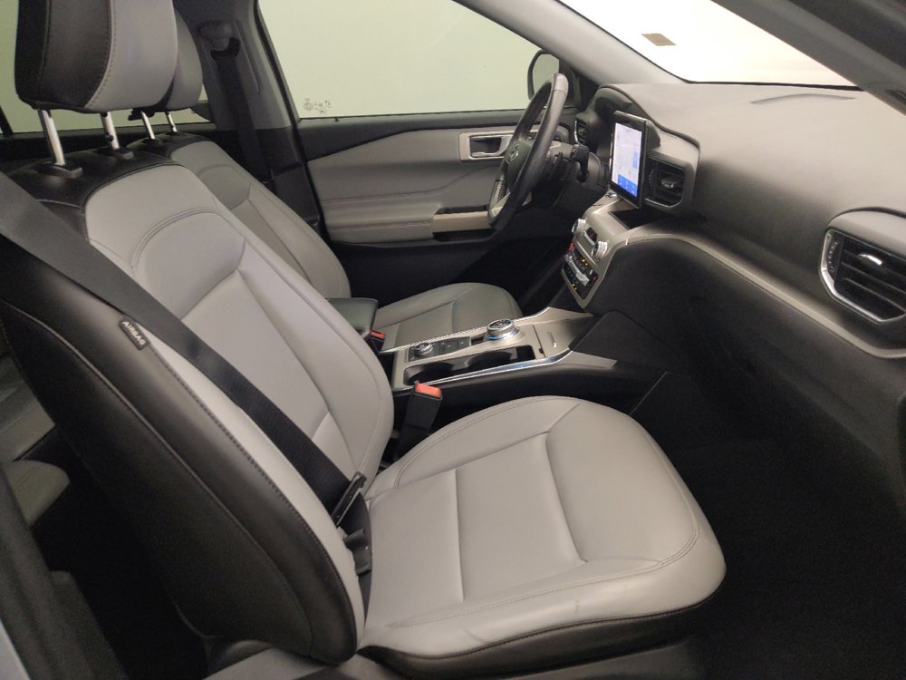 Used 2021 Ford Explorer XLT w/ Equipment Group 202A AWD/4WD image 21